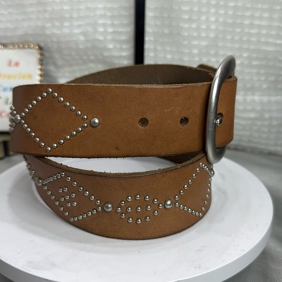 (H) Banana Republic Tan Silver Studded Leather Belt, Size S - Picture 3 of 13